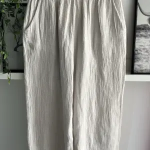 Musselin Hose Beige Stickerei