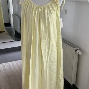 Musselin Kleid zartes Gelb