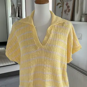 T-Shirt Häkeloptik Gelb