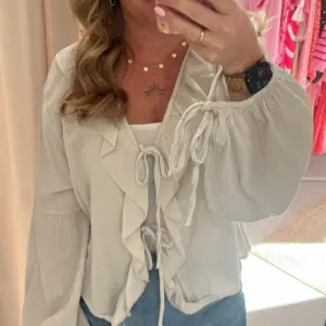 Rüschen Bluse zum schnüren beige