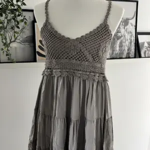 Häkel Kleid Taupe