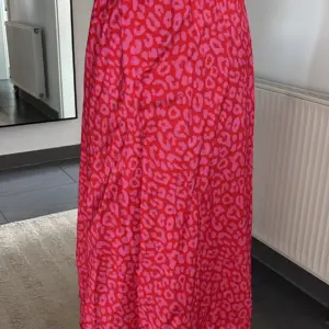 Leo Rock Satin Optik Rot/Rosa