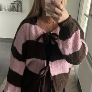 Cardigan Schleifi Rosa/Braun