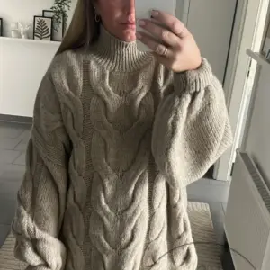 Pullover Zopfmuster Beige