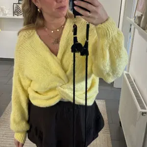 Knoten Pullover Gelb