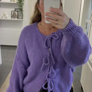 Cardigan Schleifi Flieder/Lila