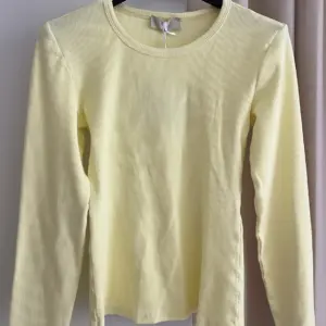 Basic Shirt Butter Yellow