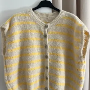 Strickweste Juna Creme/Gelb