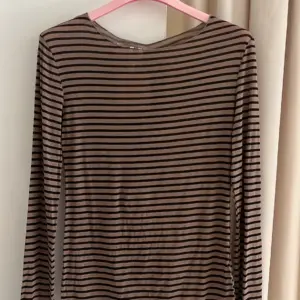 Basic Langarmshirt gesteift Braun