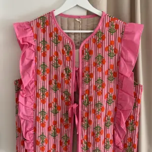 Steppweste Rüschen Pink/Orange