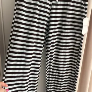 Hose gestreift Hellblau