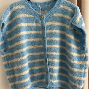 Strickweste Juna Hellblau/Weiß