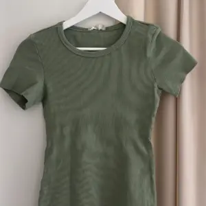 Basic Top Khaki