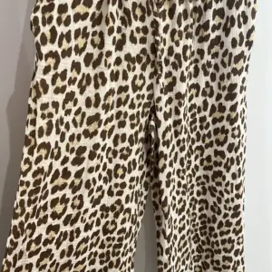 Musselin Hose Leo Beige