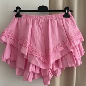 Hosenrock mit Spitze Pink