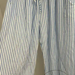 Musselin Hose gestreift Blau