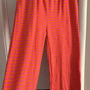 Strickhose gestreift Orange