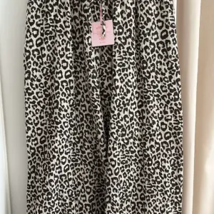 Musselin Hose Leo Beige