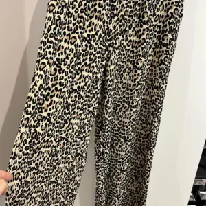 Leo Hose Cr&ecirc;pe Gr. S/M