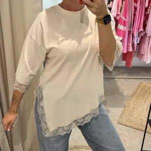 T-Shirt Spitze Beige